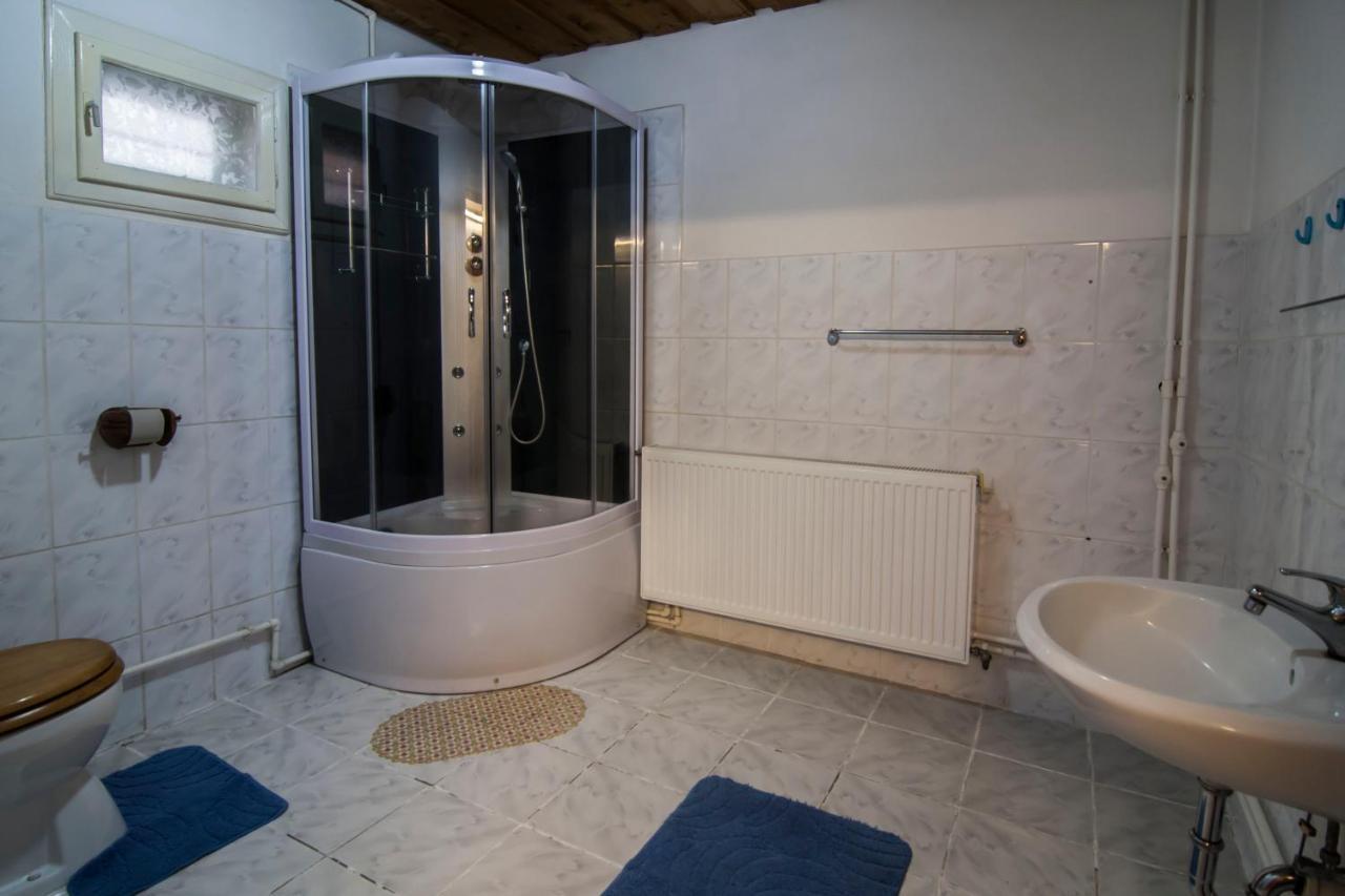 Hotel Dobra Haz à Covasna Extérieur photo